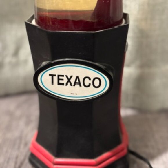 Vintage 1990’s Texaco Gas Pump Lava Lamp - Black Base, Red Wax, Clear Liquid - Picture 4 of 10